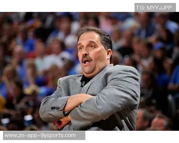 邓恩谈范甘迪防守体系强调沟通与执行的重要性 邓恩谈范甘迪防守体系强调沟通与执行的重要性