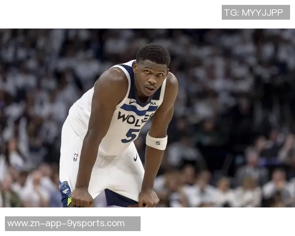 爱德华兹谈与兰德尔的默契配合新赛季展现更多精彩瞬间 爱德华兹谈与兰德尔的默契配合新赛季展现更多精彩瞬间