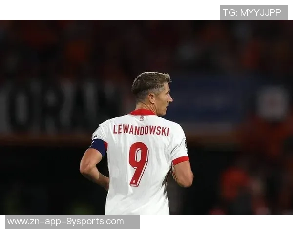 莱万感慨黄老板新专辑印在国家德比球衣上意义非凡