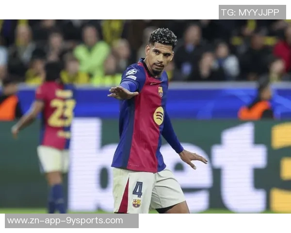 巴萨全队力挺阿劳霍尽管在对切尔西比赛中被罚下 巴萨全队力挺阿劳霍尽管在对切尔西比赛中被罚下